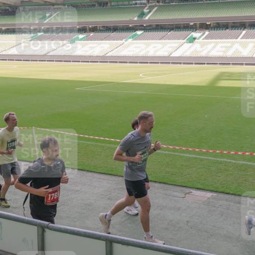 13.09.2026 - 21. swb-Marathon Bremen Michael Burmester http://msf.ph/oto/10343920 13.09.2026 13:29:01 Laufen im Stadion 111, 171, 220, 422, 476, 478, 685, 726, 729, 754, 829, 888, 925, 986, 1079, 1217, 1220, 1242, 1270, 1298, 1325, 1384, 1496, 1615, 1741, 1777, 1886, 1958, 1984, 2236, 2238, 2326, 2365, 2436, 2472, 2502, 2546, 2574, 2593, 2740, 2743, 2830, 2862, 2868, 2924, 2991, 3020, 3053, 3061, 3129, 3154, 3238, 3274, 3321, 3361, 3563, 3589, 3594, 3595, 3605, 3678, 3694, 3755, 3758, 3798, 3826, 3853, 3885, 3898, 3953, 3965, 3971, 3987, 4011, 4108, 4238, 4457, 4660 meine-sportfotos.de