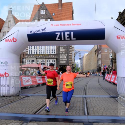 13.09.2026 - 21. swb-Marathon Bremen Tim E. http://msf.ph/oto/10343934 13.09.2026 11:14:05 Ziel 10330, 10766, 11078, 11999, 12010 meine-sportfotos.de