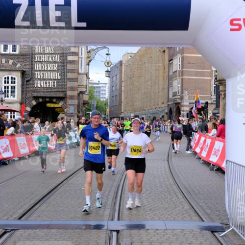 13.09.2026 - 21. swb-Marathon Bremen Tim E. http://msf.ph/oto/10344174 13.09.2026 11:14:30 Ziel 10395, 10396, 10402, 10586, 10784, 10854, 11027, 11233, 11535, 11703, 11864, 11902, 12100 meine-sportfotos.de