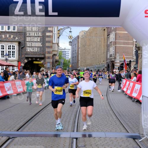 13.09.2026 - 21. swb-Marathon Bremen Tim E. http://msf.ph/oto/10344215 13.09.2026 11:14:30 Ziel 10395, 10396, 10402, 10586, 10784, 10854, 11027, 11233, 11535, 11703, 11864, 11902, 12100 meine-sportfotos.de