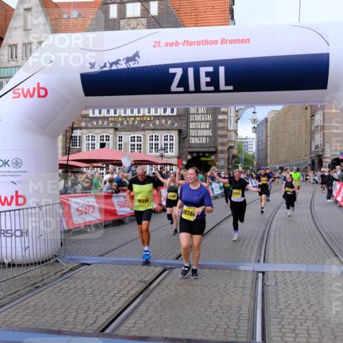 13.09.2026 - 21. swb-Marathon Bremen Tim E. http://msf.ph/oto/10344358 13.09.2026 11:14:37 Ziel 10303, 10395, 10396, 10402, 10586, 10722, 10784, 10854, 11041, 11140, 11173, 11233, 11363, 11535, 11703, 11864, 12100, 12431 meine-sportfotos.de