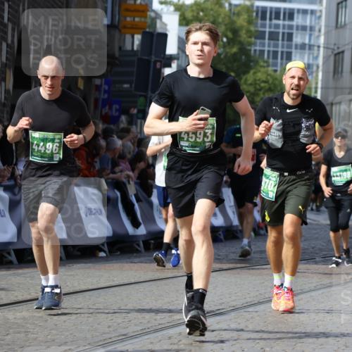 13.09.2026 - 21. swb-Marathon Bremen Strokosch-Dieckow http://msf.ph/oto/10344551 13.09.2026 13:27:39 Ziel 242, 593, 1373, 3273, 3385, 3496, 4558, 5220, 5290, 5358, 5616, 6071, 6288, 6306, 6776, 7110, 7849, 8219, 9159, 9343, 9760, 10112, 10113, 13147, 440, 534, 762, 1456, 1932, 2686, 3135, 3576, 3970, 4106, 4133, 4265, 4496, 4593, 4744, 5462, 6067, 6468, 6522, 7042, 7138, 7358, 8351, 9067, 9494, 9727, 13198 meine-sportfotos.de