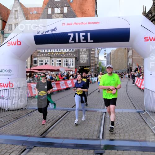 13.09.2026 - 21. swb-Marathon Bremen Tim E. http://msf.ph/oto/10344667 13.09.2026 11:14:44 Ziel 10303, 10395, 10396, 10586, 10722, 10784, 10854, 11041, 11140, 11173, 11363, 11703, 12100, 12112, 12431 meine-sportfotos.de