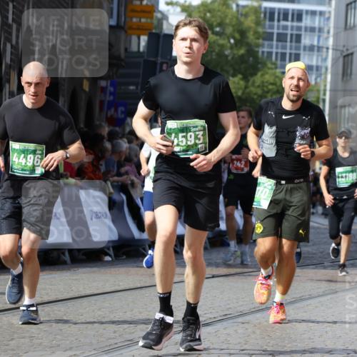 13.09.2026 - 21. swb-Marathon Bremen Strokosch-Dieckow http://msf.ph/oto/10344736 13.09.2026 13:27:40 Ziel 242, 593, 1373, 1574, 2345, 3273, 3385, 3496, 4558, 5220, 5290, 5358, 5616, 6071, 6288, 6306, 6776, 7110, 7849, 8219, 9159, 9343, 9760, 10112, 10113, 13147, 440, 488, 534, 762, 1456, 1932, 3135, 3576, 3970, 4106, 4133, 4265, 4496, 4744, 5462, 6067, 6468, 6522, 7042, 7138, 7358, 8351, 9067, 9494, 9727, 13198 meine-sportfotos.de
