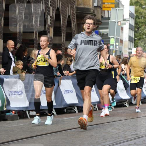 13.09.2026 - 21. swb-Marathon Bremen Strokosch-Dieckow http://msf.ph/oto/10344754 13.09.2026 10:52:39 Ziel 10761, 10958, 11371, 11604, 11605, 11610, 11669, 12319, 13578, 10193, 10304, 10339, 10652, 10734, 10827, 11002, 11038, 11144, 11362, 11597, 12019, 12338, 12399 meine-sportfotos.de