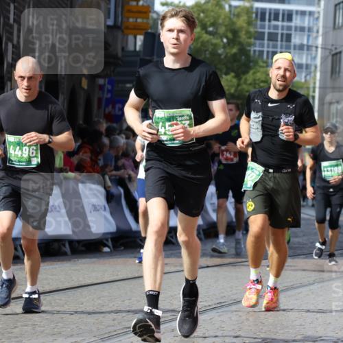 13.09.2026 - 21. swb-Marathon Bremen Strokosch-Dieckow http://msf.ph/oto/10344762 13.09.2026 13:27:40 Ziel 242, 593, 1373, 1574, 2345, 3273, 3385, 3496, 4558, 5220, 5290, 5358, 5616, 6071, 6288, 6306, 6776, 7110, 7849, 8219, 9159, 9343, 9760, 10112, 10113, 13147, 440, 488, 534, 762, 1456, 1932, 3135, 3576, 3970, 4106, 4133, 4265, 4496, 4744, 5462, 6067, 6468, 6522, 7042, 7138, 7358, 8351, 9067, 9494, 9727, 13198 meine-sportfotos.de