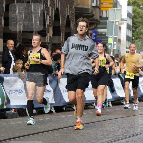 13.09.2026 - 21. swb-Marathon Bremen Strokosch-Dieckow http://msf.ph/oto/10344799 13.09.2026 10:52:39 Ziel 10761, 10958, 11371, 11604, 11605, 11610, 11669, 12319, 13578, 10193, 10304, 10339, 10652, 10734, 10827, 11002, 11038, 11144, 11362, 11597, 12019, 12338, 12399 meine-sportfotos.de