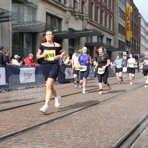 13.09.2026 - 21. swb-Marathon Bremen Strokosch-Dieckow http://msf.ph/oto/10344860 13.09.2026 11:09:17 Ziel 10234, 10386, 10417, 10424, 10556, 10696, 10712, 10769, 10785, 10823, 10981, 10990, 10991, 11192, 11225, 11883, 11914, 11937, 11995, 12322, 12409, 12474, 12532, 10217, 10314, 10321, 10455, 10570, 10630, 10664, 10686, 10694, 10983, 11011, 11091, 11138, 11304, 11531, 11578, 11764, 11812, 11882, 11905, 11915, 11987, 12155, 12192, 12337, 12491, 12554, 13607 meine-sportfotos.de
