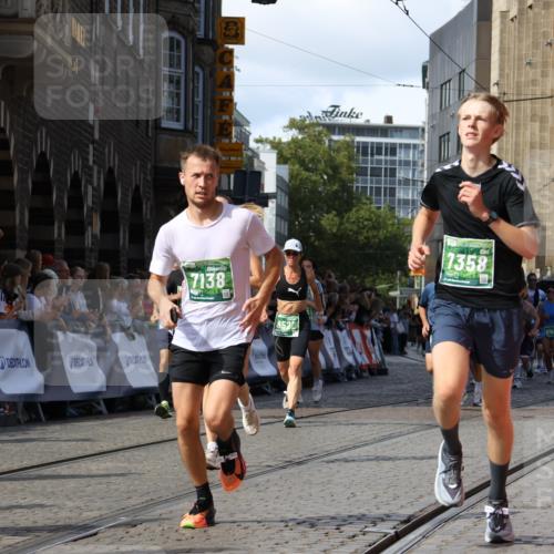 13.09.2026 - 21. swb-Marathon Bremen Strokosch-Dieckow http://msf.ph/oto/10344909 13.09.2026 13:27:45 Ziel 242, 323, 593, 940, 1006, 1373, 1574, 2345, 2668, 3273, 3385, 3496, 3521, 5081, 5220, 5290, 5358, 5616, 6071, 6288, 6306, 7110, 9343, 9760, 10113, 13147, 488, 534, 762, 1343, 1456, 3135, 3480, 3576, 4106, 4133, 4265, 4744, 5462, 6468, 6522, 7042, 8188, 8351, 9067, 9145, 13069, 13198 meine-sportfotos.de