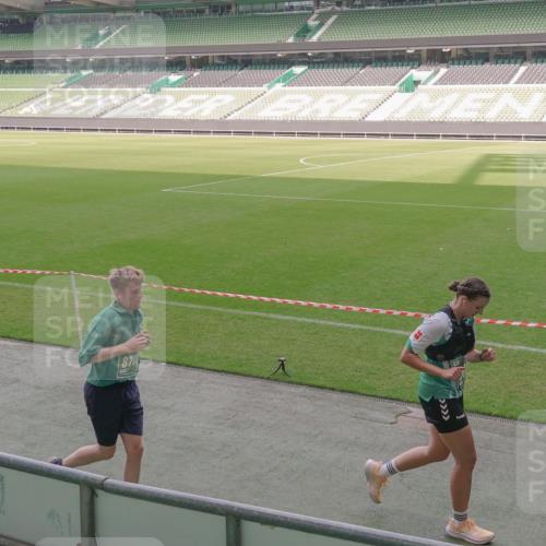 13.09.2026 - 21. swb-Marathon Bremen Michael Burmester http://msf.ph/oto/10344935 13.09.2026 13:30:51 Laufen im Stadion 122, 171, 224, 295, 297, 405, 487, 639, 767, 806, 840, 965, 1114, 1217, 1242, 1270, 1310, 1314, 1329, 1529, 1633, 1634, 1775, 1810, 1811, 1886, 1892, 1904, 1983, 2216, 2238, 2242, 2249, 2263, 2368, 2372, 2449, 2546, 2615, 2629, 2637, 2643, 2677, 2719, 2726, 2738, 2740, 2830, 2869, 2871, 2877, 2918, 2952, 2994, 3038, 3053, 3094, 3101, 3227, 3286, 3401, 3426, 3563, 3723, 3873, 3876, 3898, 3918, 3929, 3944, 4056, 357 meine-sportfotos.de