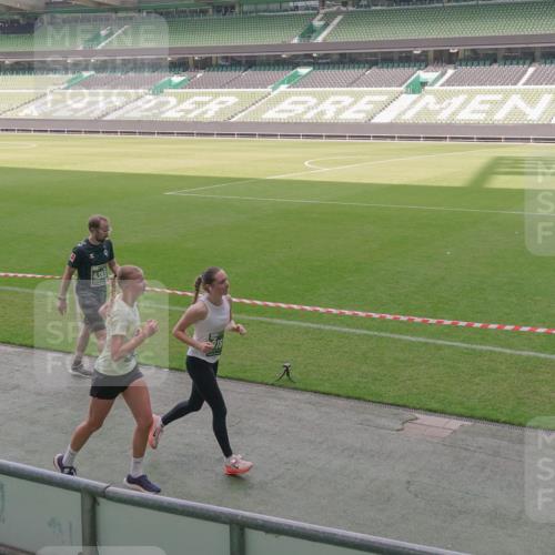 13.09.2026 - 21. swb-Marathon Bremen Michael Burmester http://msf.ph/oto/10345011 13.09.2026 13:31:02 Laufen im Stadion 122, 171, 224, 295, 297, 405, 487, 639, 767, 806, 840, 965, 1114, 1142, 1242, 1310, 1314, 1329, 1529, 1633, 1634, 1775, 1810, 1811, 1869, 1886, 1892, 1904, 1983, 2216, 2238, 2242, 2249, 2263, 2368, 2372, 2449, 2615, 2629, 2637, 2643, 2677, 2719, 2726, 2738, 2830, 2869, 2871, 2877, 2918, 2945, 2952, 2994, 3038, 3053, 3094, 3101, 3140, 3223, 3227, 3286, 3401, 3426, 3644, 3723, 3736, 3873, 3876, 3898, 3918, 3929, 3944, 4056, 357 meine-sportfotos.de