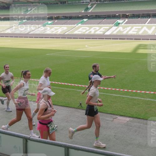 13.09.2026 - 21. swb-Marathon Bremen Michael Burmester http://msf.ph/oto/10345027 13.09.2026 13:31:04 Laufen im Stadion 122, 171, 224, 295, 297, 405, 487, 639, 767, 806, 840, 965, 1114, 1142, 1242, 1310, 1314, 1329, 1529, 1633, 1634, 1775, 1810, 1811, 1869, 1886, 1892, 1904, 1983, 2216, 2238, 2242, 2249, 2263, 2344, 2368, 2372, 2449, 2615, 2629, 2637, 2643, 2677, 2719, 2726, 2738, 2869, 2871, 2877, 2918, 2945, 2952, 2994, 3038, 3094, 3101, 3140, 3223, 3227, 3286, 3379, 3401, 3426, 3644, 3723, 3736, 3873, 3876, 3898, 3918, 3929, 3944, 4056, 357 meine-sportfotos.de