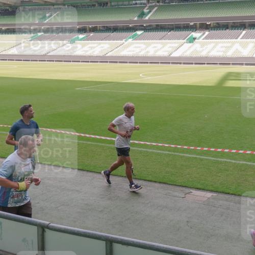 13.09.2026 - 21. swb-Marathon Bremen Michael Burmester http://msf.ph/oto/10345076 13.09.2026 13:31:13 Laufen im Stadion 122, 224, 295, 297, 405, 487, 617, 639, 767, 806, 840, 965, 1114, 1142, 1310, 1314, 1326, 1329, 1529, 1633, 1634, 1775, 1801, 1810, 1811, 1869, 1892, 1904, 1983, 2216, 2242, 2249, 2263, 2344, 2368, 2372, 2449, 2615, 2629, 2637, 2643, 2677, 2719, 2726, 2738, 2869, 2871, 2877, 2918, 2945, 2952, 2994, 3038, 3094, 3101, 3140, 3223, 3227, 3286, 3379, 3401, 3426, 3572, 3644, 3723, 3736, 3873, 3876, 3918, 3929, 3944, 4056, 357 meine-sportfotos.de