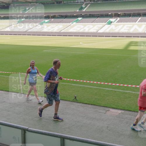 13.09.2026 - 21. swb-Marathon Bremen Michael Burmester http://msf.ph/oto/10345097 13.09.2026 13:31:16 Laufen im Stadion 122, 224, 295, 297, 386, 405, 487, 617, 639, 767, 806, 840, 965, 1114, 1142, 1310, 1314, 1326, 1329, 1529, 1633, 1634, 1775, 1801, 1810, 1811, 1869, 1892, 1904, 1983, 2216, 2242, 2249, 2344, 2368, 2372, 2449, 2615, 2629, 2637, 2643, 2677, 2719, 2726, 2738, 2869, 2871, 2877, 2918, 2945, 2952, 2994, 3038, 3094, 3101, 3140, 3223, 3227, 3379, 3401, 3426, 3572, 3644, 3723, 3736, 3873, 3876, 3918, 3929, 3944, 4056, 357 meine-sportfotos.de