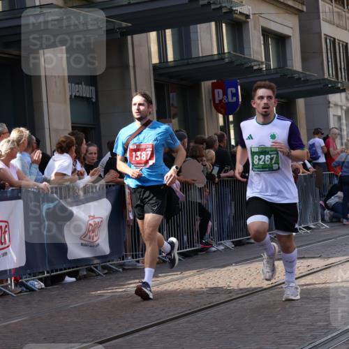 13.09.2026 - 21. swb-Marathon Bremen Strokosch-Dieckow http://msf.ph/oto/10345117 13.09.2026 13:29:35 Ziel 109, 124, 454, 716, 1073, 1173, 1205, 1308, 1611, 1653, 1759, 1780, 1848, 1861, 2126, 2289, 3190, 3320, 3618, 3667, 3908, 4115, 4524, 4575, 5039, 5198, 5348, 5631, 6006, 6127, 6720, 6725, 7079, 7093, 7884, 8110, 8267, 8470, 8481, 8612, 8771, 8899, 9049, 9104, 9125, 9534, 9747, 9770, 10013, 132, 303, 596, 651, 1083, 1243, 1365, 1387, 1545, 1581, 1823, 2076, 2301, 2742, 2867, 2957, 3030, 3258, 3721, 3796, 3846, 3912, 4541, 4576, 5244, 5599, 6006, 6103, 6384, 6499, 6690, 8481 meine-sportfotos.de