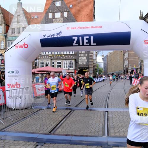 13.09.2026 - 21. swb-Marathon Bremen Tim E. http://msf.ph/oto/10345157 13.09.2026 11:15:10 Ziel 10271, 10519, 10557, 10605, 10705, 10752, 10776, 10805, 11085, 11097, 11098, 11186, 11288, 11645, 11673, 11876, 11974, 12191, 12193, 12333 meine-sportfotos.de