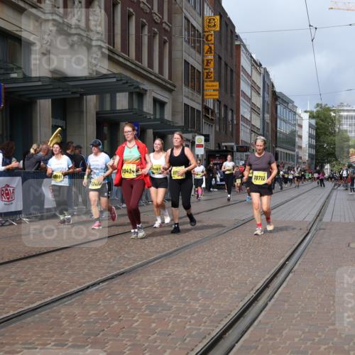 13.09.2026 - 21. swb-Marathon Bremen Strokosch-Dieckow http://msf.ph/oto/10345173 13.09.2026 11:09:24 Ziel 10234, 10386, 10417, 10424, 10645, 10696, 10712, 10737, 10785, 10990, 10991, 11192, 11383, 11437, 11937, 12409, 12449, 12474, 12532, 10314, 10321, 10556, 10570, 10630, 10664, 10686, 10694, 10769, 10823, 10981, 10983, 11091, 11138, 11225, 11304, 11578, 11764, 11882, 11883, 11914, 11915, 11987, 11995, 12155, 12322, 12337, 12491, 12532, 12554, 13607 meine-sportfotos.de