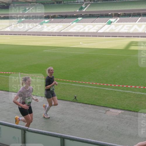 13.09.2026 - 21. swb-Marathon Bremen Michael Burmester http://msf.ph/oto/10345196 13.09.2026 13:31:35 Laufen im Stadion 122, 224, 295, 297, 344, 386, 487, 617, 639, 690, 806, 840, 965, 1114, 1133, 1142, 1310, 1314, 1326, 1329, 1427, 1529, 1775, 1801, 1810, 1869, 1892, 1897, 1904, 2216, 2242, 2249, 2253, 2270, 2274, 2344, 2368, 2372, 2523, 2556, 2615, 2629, 2637, 2643, 2677, 2719, 2726, 2869, 2871, 2877, 2918, 2945, 2952, 2994, 3038, 3094, 3101, 3140, 3223, 3227, 3350, 3379, 3401, 3426, 3572, 3644, 3723, 3736, 3746, 3873, 3876, 3918, 3944, 357 meine-sportfotos.de