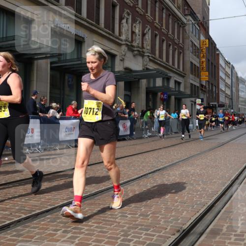 13.09.2026 - 21. swb-Marathon Bremen Strokosch-Dieckow http://msf.ph/oto/10345313 13.09.2026 11:09:28 Ziel 10234, 10386, 10417, 10424, 10435, 10645, 10696, 10712, 10737, 10785, 10990, 10991, 11192, 11383, 11437, 11441, 11937, 12409, 12449, 10314, 10556, 10664, 10686, 10694, 10769, 10823, 10981, 10983, 11091, 11225, 11304, 11578, 11764, 11882, 11883, 11914, 11915, 11987, 11995, 12155, 12322, 12337, 12474, 12491, 12532, 13607 meine-sportfotos.de