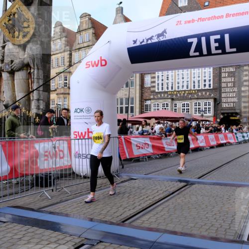 13.09.2026 - 21. swb-Marathon Bremen Tim E. http://msf.ph/oto/10345327 13.09.2026 11:15:23 Ziel 10271, 10325, 10605, 10752, 11673, 11694, 11810, 11974, 11990, 12110, 12333 meine-sportfotos.de