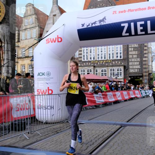 13.09.2026 - 21. swb-Marathon Bremen Tim E. http://msf.ph/oto/10345452 13.09.2026 11:15:36 Ziel 10606, 11424, 11990 meine-sportfotos.de