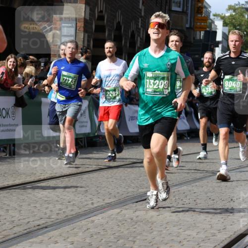 13.09.2026 - 21. swb-Marathon Bremen Strokosch-Dieckow http://msf.ph/oto/10345479 13.09.2026 13:32:25 Ziel 2310, 2934, 3946, 4566, 4797, 4979, 5628, 6116, 6258, 6475, 6875, 7182, 7526, 7818, 8048, 8610, 8970, 9394, 9640, 13182, 1437, 1687, 2292, 2293, 2611, 2992, 3354, 3429, 3878, 4263, 4323, 4380, 4862, 5281, 5398, 6518, 6583, 6593, 6760, 7173, 7990, 8344, 8957, 9040, 9175 meine-sportfotos.de