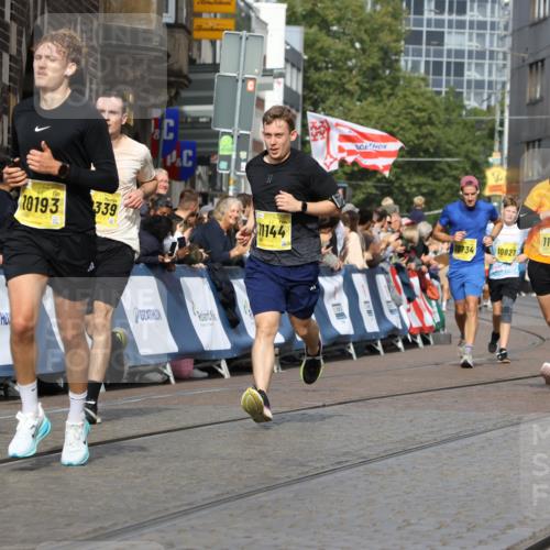 13.09.2026 - 21. swb-Marathon Bremen Strokosch-Dieckow http://msf.ph/oto/10345500 13.09.2026 10:52:48 Ziel 10761, 10812, 10958, 11109, 11350, 11604, 11605, 11610, 11669, 12319, 12361, 12439, 12533, 10304, 10714, 10863, 11038, 11238, 11282, 11386, 11575, 11766, 12019, 12369 meine-sportfotos.de