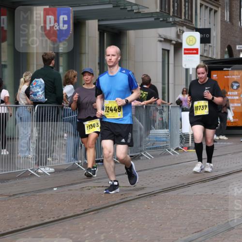 13.09.2026 - 21. swb-Marathon Bremen Strokosch-Dieckow http://msf.ph/oto/10345509 13.09.2026 11:09:33 Ziel 10234, 10299, 10417, 10435, 10645, 10696, 10737, 10751, 10785, 10990, 10991, 11119, 11383, 11437, 11441, 12449, 10314, 10386, 10424, 10556, 10664, 10686, 10694, 10712, 10769, 10823, 10981, 10983, 11192, 11225, 11764, 11882, 11883, 11914, 11915, 11937, 11995, 12322, 12409, 12474, 12491, 12532, 13607 meine-sportfotos.de
