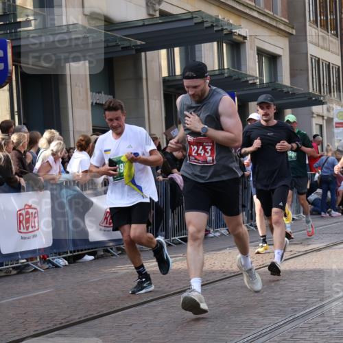 13.09.2026 - 21. swb-Marathon Bremen Strokosch-Dieckow http://msf.ph/oto/10345516 13.09.2026 13:29:46 Ziel 109, 454, 1173, 1205, 1308, 1611, 1653, 1759, 1780, 1848, 1909, 1938, 2126, 2364, 3190, 3667, 3908, 4524, 4575, 5039, 5198, 5348, 5615, 5631, 6225, 6720, 6942, 6992, 6994, 7093, 7184, 7609, 7932, 7966, 8110, 8115, 8267, 8441, 8470, 8899, 9104, 9125, 9529, 124, 716, 1073, 1083, 1243, 1581, 1861, 2076, 2289, 2301, 2742, 2957, 3030, 3320, 3618, 3667, 3721, 4115, 4575, 4576, 5244, 5599, 6006, 6127, 6384, 6499, 6690, 6725, 7079, 7884, 8481, 9049 meine-sportfotos.de