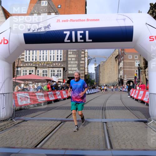 13.09.2026 - 21. swb-Marathon Bremen Tim E. http://msf.ph/oto/10345527 13.09.2026 11:15:46 Ziel 10606, 11424, 11504 meine-sportfotos.de
