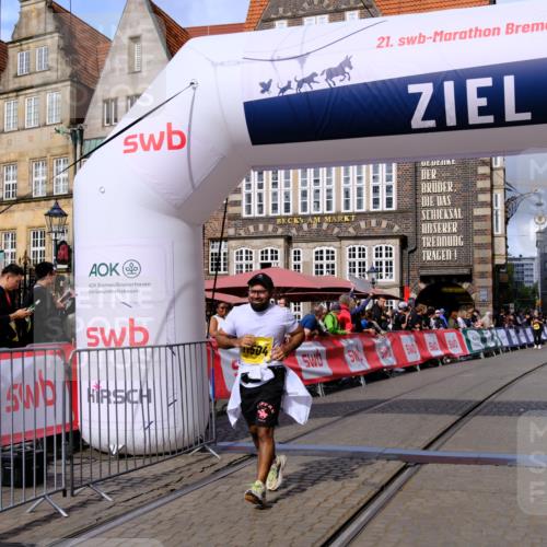 13.09.2026 - 21. swb-Marathon Bremen Tim E. http://msf.ph/oto/10345608 13.09.2026 11:15:50 Ziel 10606, 11504, 12137 meine-sportfotos.de
