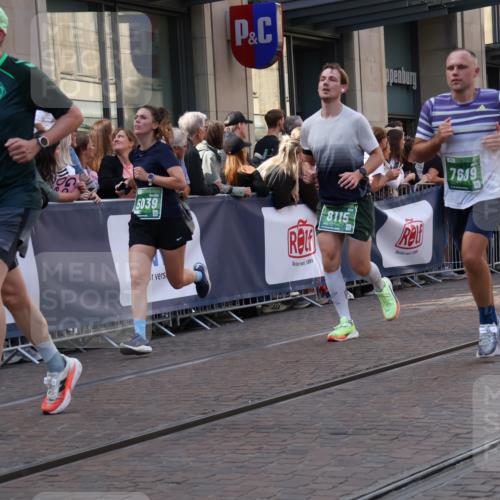 13.09.2026 - 21. swb-Marathon Bremen Strokosch-Dieckow http://msf.ph/oto/10345664 13.09.2026 13:29:49 Ziel 881, 1205, 1308, 1611, 1653, 1759, 1780, 1848, 1909, 1938, 2126, 2364, 3190, 3908, 4763, 5039, 5198, 5348, 5615, 5631, 6225, 6720, 6942, 6992, 6994, 7184, 7609, 7932, 7966, 8110, 8115, 8441, 8470, 9015, 9104, 9125, 9529, 109, 124, 454, 716, 1073, 1173, 1243, 1581, 1861, 2076, 2289, 2742, 3030, 3320, 3618, 3667, 3908, 4115, 4524, 4575, 4576, 5244, 6006, 6127, 6384, 6690, 6725, 7079, 7093, 7884, 8267, 8481, 8899, 9049 meine-sportfotos.de