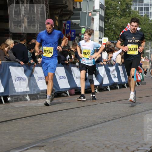 13.09.2026 - 21. swb-Marathon Bremen Strokosch-Dieckow http://msf.ph/oto/10345670 13.09.2026 10:52:53 Ziel 10193, 10339, 10652, 10761, 10812, 10906, 10958, 11002, 11109, 11144, 11350, 11362, 11604, 11605, 11669, 12361, 12399, 12439, 12533, 10284, 10714, 10863, 11238, 11282, 11386, 11575, 11766, 12369, 12398 meine-sportfotos.de
