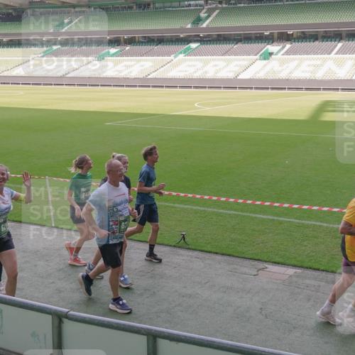 13.09.2026 - 21. swb-Marathon Bremen Michael Burmester http://msf.ph/oto/10345675 13.09.2026 13:32:55 Laufen im Stadion 155, 344, 350, 386, 490, 594, 617, 690, 765, 786, 787, 1001, 1051, 1133, 1142, 1292, 1310, 1326, 1377, 1427, 1591, 1592, 1760, 1801, 1869, 1892, 1897, 1904, 1923, 2077, 2132, 2226, 2230, 2231, 2253, 2270, 2274, 2320, 2344, 2374, 2399, 2400, 2456, 2514, 2515, 2523, 2539, 2556, 2616, 2630, 2649, 2718, 2769, 2848, 2945, 2982, 3014, 3140, 3223, 3350, 3379, 3443, 3572, 3601, 3614, 3644, 3736, 3746, 3797, 3901, 3911, 3944, 3952 meine-sportfotos.de