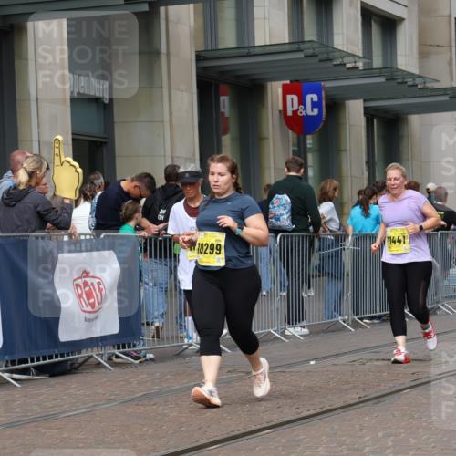 13.09.2026 - 21. swb-Marathon Bremen Strokosch-Dieckow http://msf.ph/oto/10345677 13.09.2026 11:09:45 Ziel 10299, 10435, 10645, 10751, 10963, 11119, 11383, 11437, 11441, 11732, 11933, 12117, 12207, 12293, 10234, 10386, 10417, 10424, 10556, 10645, 10696, 10712, 10737, 10769, 10785, 10981, 10990, 10991, 11192, 11225, 11914, 11937, 12409, 12449, 12474, 12532 meine-sportfotos.de