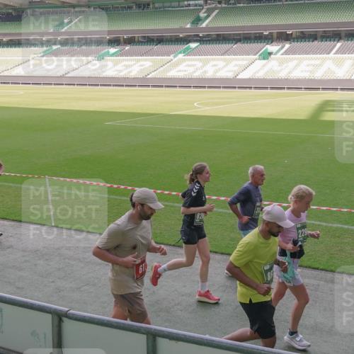 13.09.2026 - 21. swb-Marathon Bremen Michael Burmester http://msf.ph/oto/10345732 13.09.2026 13:33:05 Laufen im Stadion 155, 344, 350, 386, 428, 490, 594, 617, 690, 765, 786, 787, 1001, 1051, 1098, 1133, 1142, 1292, 1326, 1377, 1427, 1557, 1591, 1592, 1661, 1760, 1801, 1869, 1897, 1923, 1996, 2077, 2132, 2226, 2230, 2231, 2253, 2270, 2274, 2320, 2344, 2374, 2399, 2400, 2456, 2479, 2514, 2515, 2523, 2539, 2543, 2556, 2616, 2630, 2649, 2718, 2757, 2769, 2787, 2848, 2945, 2982, 3014, 3140, 3223, 3350, 3379, 3443, 3503, 3572, 3577, 3601, 3614, 3644, 3736, 3746, 3797, 3875, 3901, 3911, 3952 meine-sportfotos.de