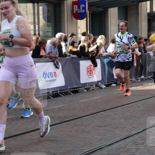 13.09.2026 - 21. swb-Marathon Bremen Strokosch-Dieckow http://msf.ph/oto/10345747 13.09.2026 13:29:52 Ziel 881, 1205, 1308, 1611, 1653, 1759, 1780, 1848, 1909, 1938, 2126, 2265, 2364, 2900, 3190, 4763, 5039, 5198, 5348, 5615, 5631, 6225, 6720, 6942, 6992, 6994, 7184, 7609, 7932, 7966, 8105, 8110, 8115, 8441, 8470, 8494, 9015, 9104, 9125, 9412, 9529, 109, 124, 454, 716, 1073, 1173, 1243, 1581, 1759, 1861, 2076, 2289, 3030, 3320, 3618, 3667, 3908, 4115, 4524, 4575, 4576, 5244, 6006, 6127, 6384, 6725, 7079, 7093, 7884, 8267, 8481, 8899, 9049 meine-sportfotos.de