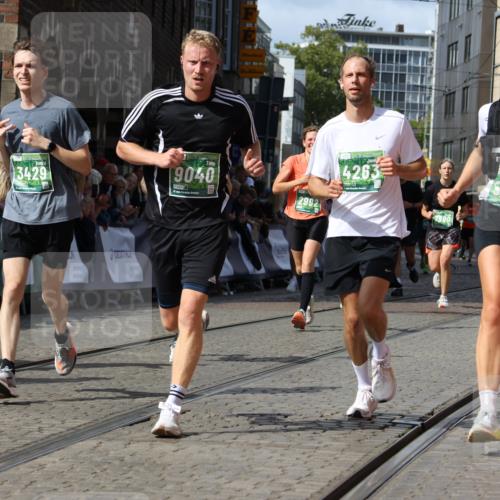 13.09.2026 - 21. swb-Marathon Bremen Strokosch-Dieckow http://msf.ph/oto/10345767 13.09.2026 13:32:26 Ziel 1369, 2310, 2934, 3946, 4566, 4797, 4979, 5628, 6116, 6258, 6475, 6875, 7182, 7526, 7818, 8610, 9394, 9640, 13029, 13182, 1437, 1687, 2292, 2293, 2611, 2992, 3354, 3429, 3878, 3895, 4263, 4323, 4380, 4862, 5398, 6583, 6593, 6760, 7173, 7466, 7758, 7990, 8344, 8957, 9040, 9175 meine-sportfotos.de