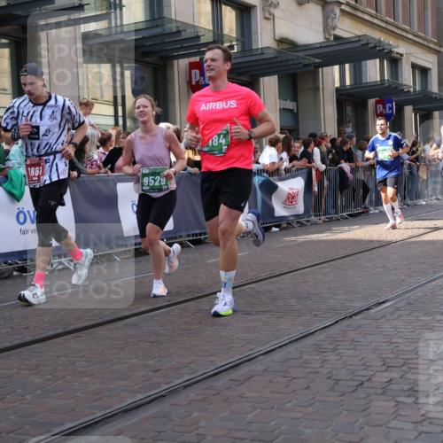 13.09.2026 - 21. swb-Marathon Bremen Strokosch-Dieckow http://msf.ph/oto/10345795 13.09.2026 13:29:55 Ziel 881, 1308, 1611, 1653, 1780, 1909, 1938, 2126, 2265, 2364, 2900, 3190, 4763, 5039, 5198, 5348, 5615, 6225, 6720, 6942, 6992, 6994, 7184, 7609, 7932, 7966, 8090, 8105, 8110, 8115, 8169, 8314, 8441, 8470, 8494, 9015, 9104, 9125, 9412, 9529, 109, 124, 454, 716, 1073, 1173, 1205, 1581, 1759, 1780, 1848, 1861, 2289, 3320, 3618, 3667, 3908, 4115, 4524, 4575, 4576, 5631, 6006, 6127, 6384, 6725, 7079, 7093, 7884, 8267, 8481, 8899, 9049 meine-sportfotos.de