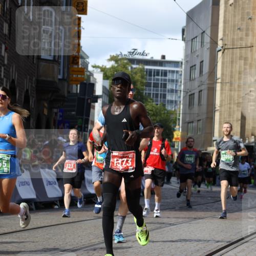 13.09.2026 - 21. swb-Marathon Bremen Strokosch-Dieckow http://msf.ph/oto/10345808 13.09.2026 13:27:55 Ziel 323, 593, 857, 940, 1006, 1373, 1574, 1932, 2345, 2668, 2686, 3013, 3460, 3521, 3970, 4421, 4496, 4593, 5081, 5220, 5290, 5358, 5557, 5616, 6067, 6306, 7110, 7358, 9727, 1343, 3480, 5360, 7926, 8188, 8656, 9145, 9167, 9168, 9543, 9881, 13069 meine-sportfotos.de