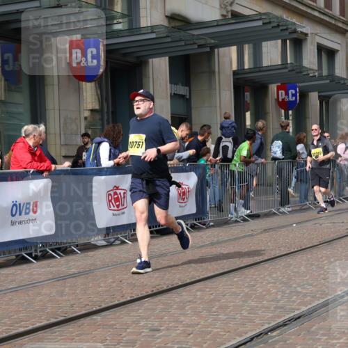 13.09.2026 - 21. swb-Marathon Bremen Strokosch-Dieckow http://msf.ph/oto/10345863 13.09.2026 11:09:54 Ziel 10169, 10299, 10361, 10362, 10706, 10751, 10890, 10963, 11080, 11119, 11382, 11725, 11732, 11933, 11957, 12117, 12207, 12293, 12550, 10234, 10386, 10417, 10424, 10435, 10645, 10696, 10712, 10737, 10785, 10990, 10991, 11119, 11192, 11383, 11437, 11441, 11937, 12409, 12449 meine-sportfotos.de