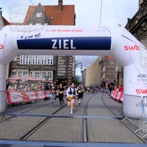 13.09.2026 - 21. swb-Marathon Bremen Tim E. http://msf.ph/oto/10345907 13.09.2026 11:16:12 Ziel 10474, 10665, 10900, 11217, 11307, 11549, 11613, 11778, 11897, 11940, 12046, 12306 meine-sportfotos.de