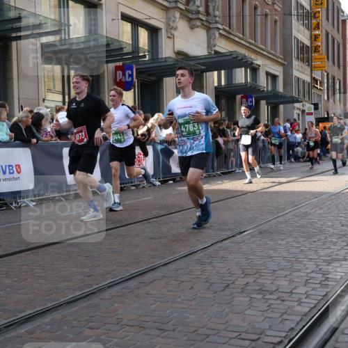 13.09.2026 - 21. swb-Marathon Bremen Strokosch-Dieckow http://msf.ph/oto/10345918 13.09.2026 13:29:59 Ziel 881, 1308, 1909, 1938, 2265, 2364, 2900, 3163, 3164, 4058, 4763, 5039, 5615, 6225, 6720, 6942, 6992, 6994, 7184, 7609, 7821, 7932, 7966, 8090, 8105, 8115, 8117, 8169, 8314, 8441, 8494, 9015, 9125, 9412, 9529, 109, 124, 454, 716, 1073, 1173, 1205, 1581, 1611, 1653, 1759, 1780, 1848, 1861, 2126, 2289, 3190, 3320, 3618, 3667, 3908, 4115, 4524, 4575, 4576, 5039, 5198, 5348, 5631, 6006, 6127, 6720, 6725, 7079, 7093, 7884, 8267, 8481, 8899, 9049 meine-sportfotos.de