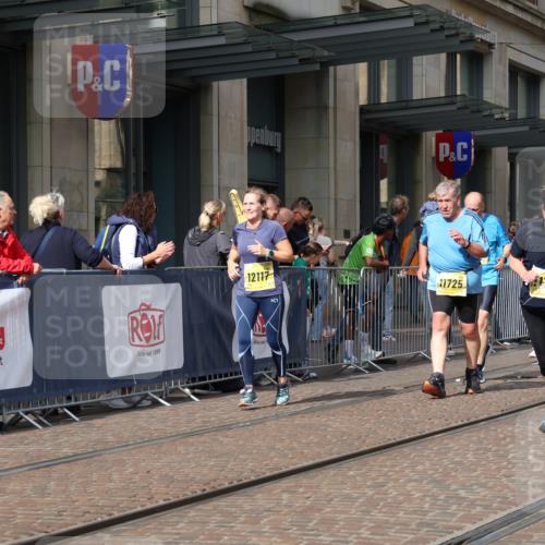 13.09.2026 - 21. swb-Marathon Bremen Strokosch-Dieckow http://msf.ph/oto/10345995 13.09.2026 11:09:59 Ziel 10002, 10169, 10361, 10362, 10706, 10719, 10791, 10890, 10963, 11080, 11382, 11725, 11732, 11933, 11957, 11982, 12117, 12207, 12227, 12293, 12454, 12550, 10234, 10299, 10417, 10435, 10645, 10696, 10737, 10751, 10785, 10990, 10991, 11119, 11383, 11437, 11441, 12449 meine-sportfotos.de