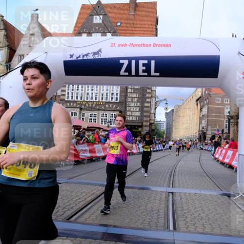 13.09.2026 - 21. swb-Marathon Bremen Tim E. http://msf.ph/oto/10346008 13.09.2026 11:16:16 Ziel 10474, 10665, 11217, 11307, 11549, 11613, 11768, 11778, 11897, 11940, 12046, 12306 meine-sportfotos.de