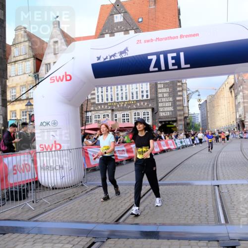 13.09.2026 - 21. swb-Marathon Bremen Tim E. http://msf.ph/oto/10346018 13.09.2026 11:16:19 Ziel 10474, 10665, 11081, 11139, 11217, 11549, 11613, 11768, 11940, 12046, 12151, 12306 meine-sportfotos.de