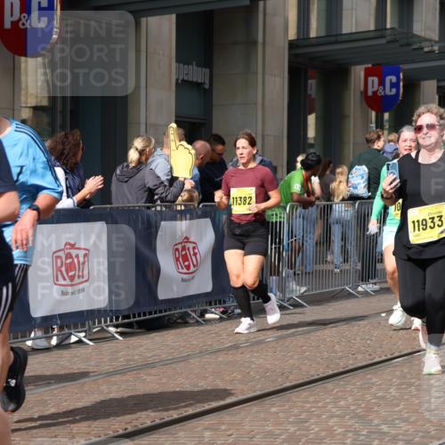 13.09.2026 - 21. swb-Marathon Bremen Strokosch-Dieckow http://msf.ph/oto/10346094 13.09.2026 11:10:02 Ziel 10002, 10169, 10247, 10361, 10362, 10422, 10706, 10719, 10791, 10890, 10963, 11080, 11382, 11725, 11732, 11933, 11957, 11982, 12117, 12207, 12227, 12293, 12454, 12550, 10299, 10435, 10645, 10737, 10751, 11119, 11383, 11437, 11441, 12207, 12449 meine-sportfotos.de