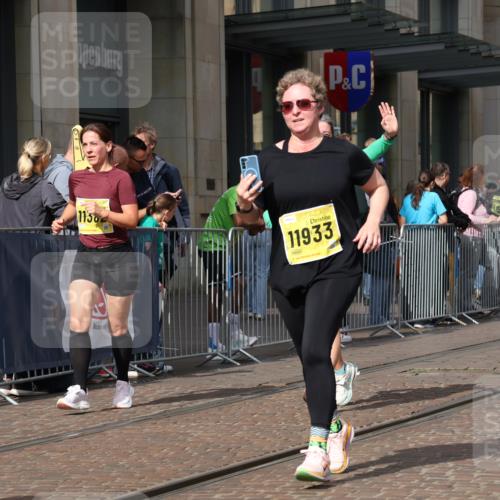13.09.2026 - 21. swb-Marathon Bremen Strokosch-Dieckow http://msf.ph/oto/10346110 13.09.2026 11:10:03 Ziel 10002, 10169, 10247, 10361, 10362, 10422, 10706, 10719, 10791, 10890, 10963, 11080, 11300, 11382, 11725, 11732, 11933, 11957, 11982, 12117, 12227, 12293, 12454, 12550, 10299, 10435, 10645, 10737, 10751, 11119, 11383, 11437, 11441, 12207, 12449 meine-sportfotos.de
