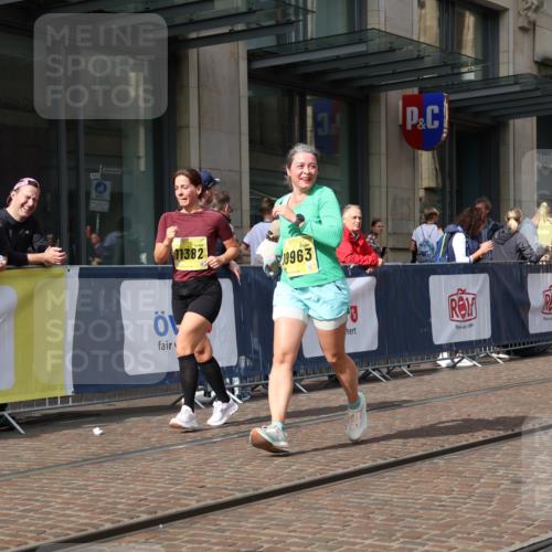13.09.2026 - 21. swb-Marathon Bremen Strokosch-Dieckow http://msf.ph/oto/10346225 13.09.2026 11:10:05 Ziel 10002, 10169, 10247, 10361, 10362, 10422, 10706, 10719, 10768, 10791, 10890, 10963, 11080, 11283, 11298, 11300, 11382, 11725, 11732, 11933, 11957, 11982, 12117, 12183, 12227, 12293, 12454, 12550, 10299, 10435, 10645, 10737, 10751, 11119, 11383, 11437, 11441, 12207, 12449 meine-sportfotos.de