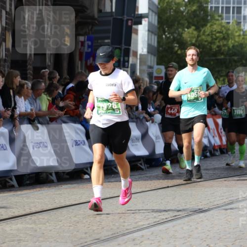 13.09.2026 - 21. swb-Marathon Bremen Strokosch-Dieckow http://msf.ph/oto/10346227 13.09.2026 13:28:04 Ziel 440, 534, 762, 857, 1932, 2668, 2686, 3013, 3135, 3460, 3576, 3970, 4106, 4133, 4265, 4421, 4496, 4593, 4744, 5081, 5557, 6067, 6468, 6522, 7042, 7138, 7358, 8351, 9494, 9727, 13198, 1460, 2977, 3114, 3334, 4506, 5250, 5360, 5889, 6182, 7926, 9167, 9168, 9543, 9738, 9881 meine-sportfotos.de